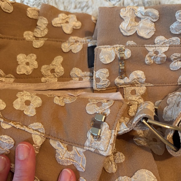 Garcia Floral Tan/Khaki Women's Shorts - Picture 5 of 11